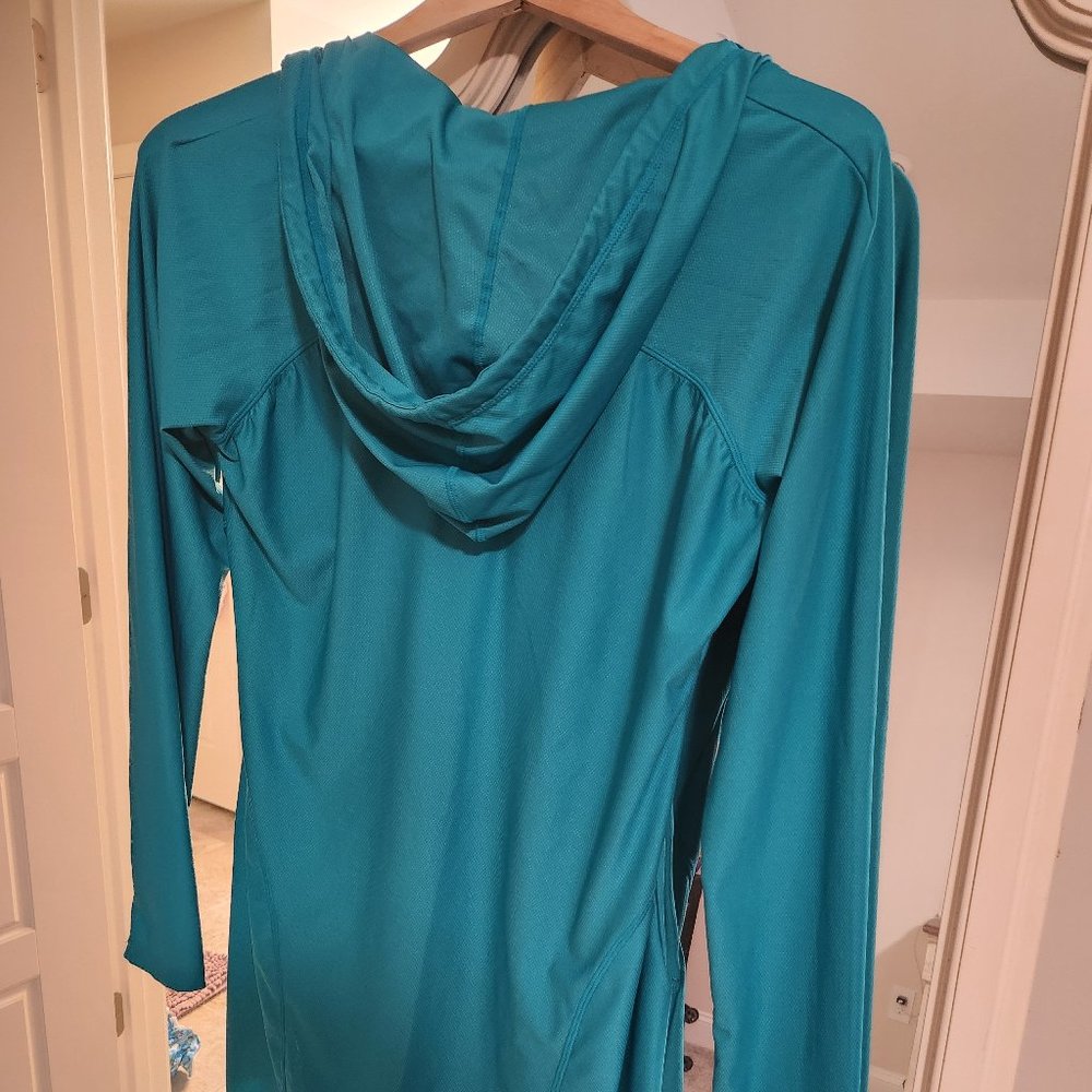 Athleta top